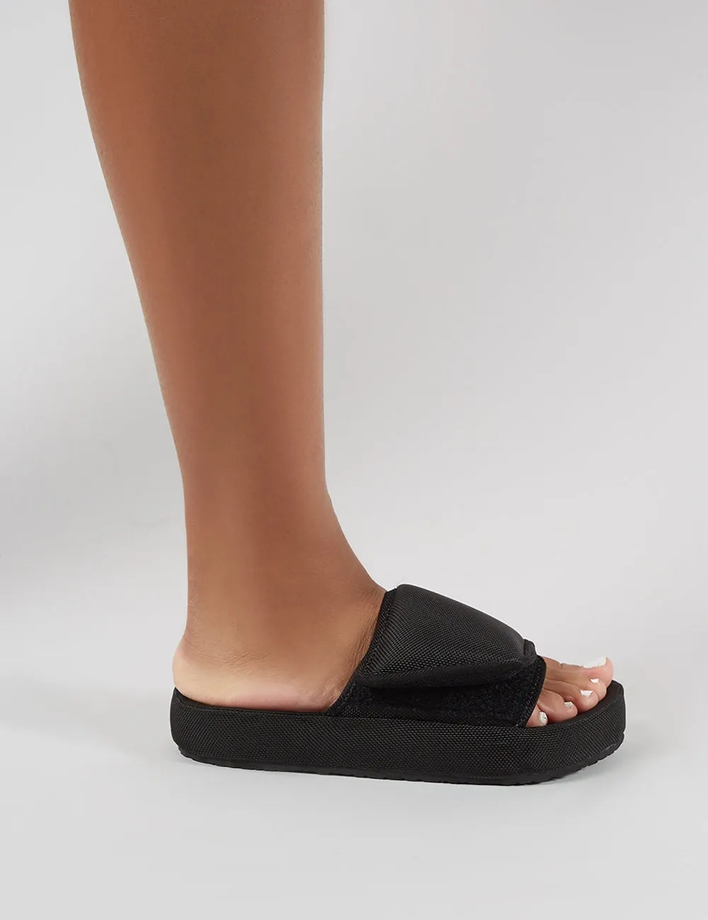 Revel Sliders in Black